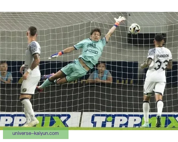 阿利松荣获PFA年度最佳门将，实现职业生涯新辉煌，表现亮眼